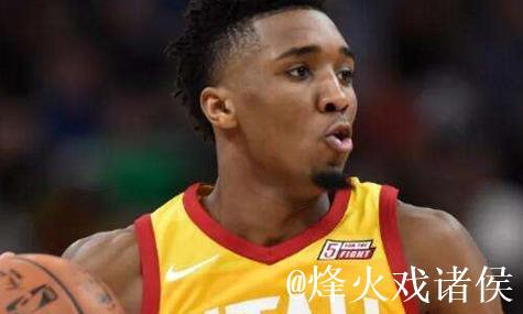 米切尔本赛季已投进100记三分,联盟唯一一位 米切尔本赛季已投进100记三分,联盟唯一一位