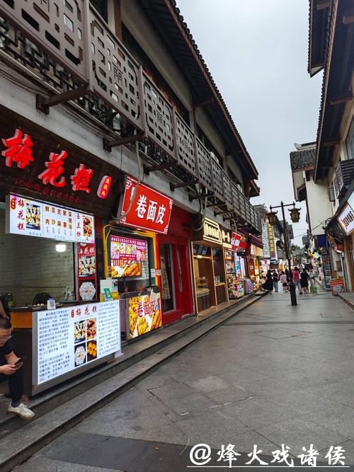 （申城风景线）一条美食街让中韩文化相遇